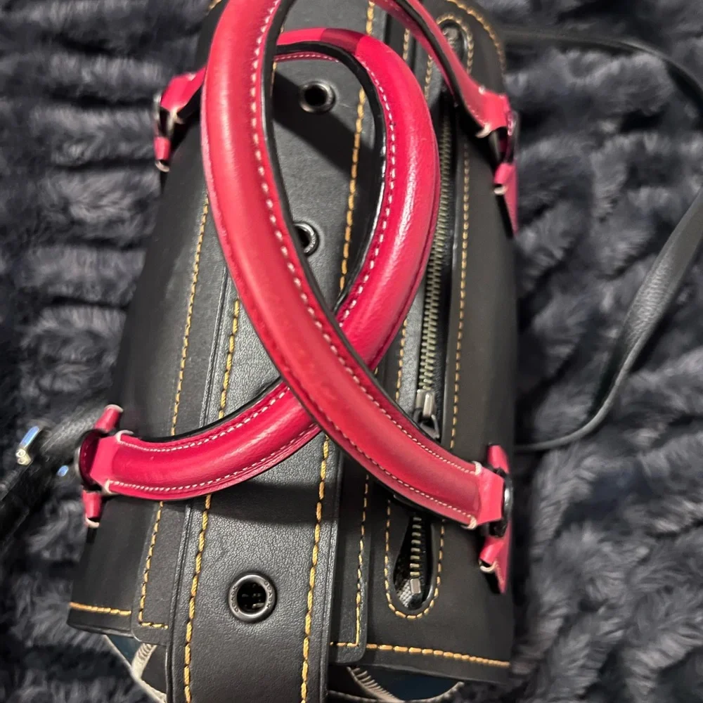 Coach *RARE* - Picture 3 of 6